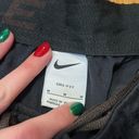 Nike  size medium bottoms good condition Photo 2