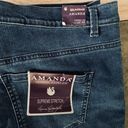 Gloria Vanderbilt Women's Classic Amanda High Rise Tapered Jean Photo 9