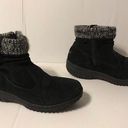 Khombu  Laura leather black water repellant booties women size 9M Photo 0