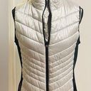 Xersion EUC  lightweight vest light gray/silver size Large Photo 0