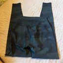 Alo Yoga Alo camo legging women’s size small Photo 2