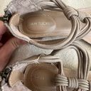 Adam Tucker Neve Flat Strappy Sandal Size 5.5 Gray Photo 1