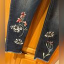 Max jeans  Straight Cropped Embroidered Lightly Distressed Frayed Hem Jeans Sz 4 Photo 3