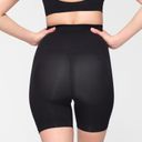 SKIMS 38.  SEAMLESS SCULPT ONYX SHORTS SMALL/MEDIUM Photo 1