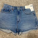 Abercrombie & Fitch NWT Abercrombie Mom Shorts Photo 0
