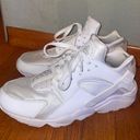 Nike Women’s White Huarache 10 Photo 0