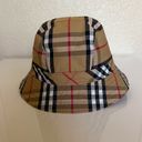 Burberry bucket hat Photo 1