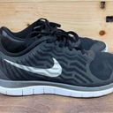 Nike  Free 4.0 Women's Size 7.5 Running Shoes Black White Breathable Mesh Photo 3