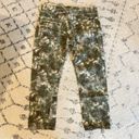 Guess  Green Camo Capri Pants Size 25 Photo 1