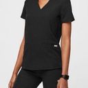 FIGS Casma Three-Pocket Scrub Top™ Size XXS in Black Photo 0