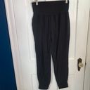 Athleta  Salutation High-rise Black Jogger W-782 Sz S Photo 4