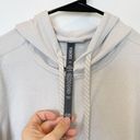 Vuori New.  Halo Essential Hoodie Photo 4