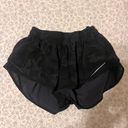 Lululemon Hotty Hot Short 2.5” Photo 0