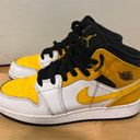 Nike Jordan Air  1 Mid University Gold Photo 0