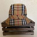 Burberry bucket hat Photo 0