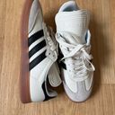 Adidas sneaker Photo 1