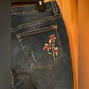 Max jeans  Straight Cropped Embroidered Lightly Distressed Frayed Hem Jeans Sz 4 Photo 7