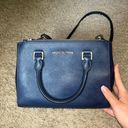 Michael Kors Crossbody Photo 0