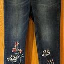 Max jeans  Straight Cropped Embroidered Lightly Distressed Frayed Hem Jeans Sz 4 Photo 0