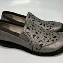 Jbu  by Jambu vegan Leather shoes silver wildflower Moc size 7 Photo 3