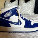 Nike Jordan 1 Mid Photo 0