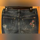 Max jeans  Straight Cropped Embroidered Lightly Distressed Frayed Hem Jeans Sz 4 Photo 5