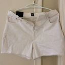 Gap  High Rise 4 inch White Jean Short WITH TAGS Photo 0