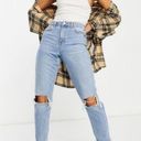 Topshop  Mom Jeans with Distressed Rips at the Knee Size Waist 28 Photo 0