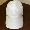 Nike  White Hat Photo 0