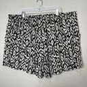 Torrid NWT  Black White Ikat Print Silky Challis Short Elastic Waist Size 4x Photo 4