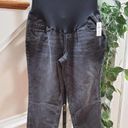 Old Navy  Women's Black Cotton Pockets Maternity Straight Leg Capri Jeans Size 8S Photo 0