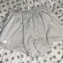 Lululemon Hotty Hot Short 2.5” Photo 2