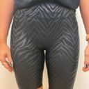 Spanx  Faux Leather Zebra Print Bike Shorts Size Médium Photo 1