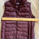 Uniqlo  Burgundy Vest Size Small Photo 2