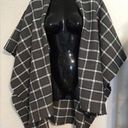 Forever Dreams women’s cape/shawl. Size One Size Gray Photo 0