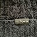 Lululemon NWT  Women’s Cable Knit Pom Beanie Black Photo 6