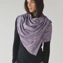 Lululemon  Vinyasa Scarf in Space Dye Camo Tender Violet Black Grape Rulu Photo 0