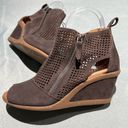 Earth Origins  Ginger Cosmos Suede Peep Toe Wedge Bootie Size 6B B48 Photo 2