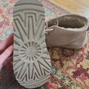 UGG EUC  Neumel Chukka boots Photo 5