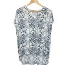 Seven7  Women’s Silky Snakeskin Print Tunic Blouse in White/Grey Size M Photo 4