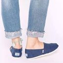 Toms Tom’s Women’s Classic navy canvas lightweight flats size 8.5  shoes Photo 8