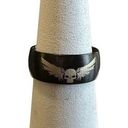 Brand New!! Size 8 Titanium band with etched skull and bat wings Photo 0