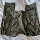 Lululemon cropped mid rise wunder under snakeskin pant Photo 0