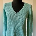 Tommy Bahama Women’s Blue Sweater Size Medium Pullover V-Neck Photo 4