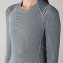 Lululemon Think Fast Long Sleeve in Heathered Herringbone Silver Spoon Slate Photo 3