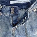 DKNY  SZ 4 Jean Shorts Distressed Frayed Hems Medium Wash Mid-Rise Pockets Blue Photo 3