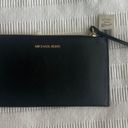 Michael Kors Wristlet Photo 0