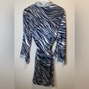 Jones New York  Women’s Intimates & Sleepwear Animal Print Satin Robe Size L/XL Photo 2