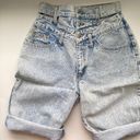 Bermuda Vintage Steel 90s cut-out high waist acid wash  jean shorts, size 7 Photo 2