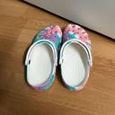 Crocs Rainbow Tie Dye Photo 0